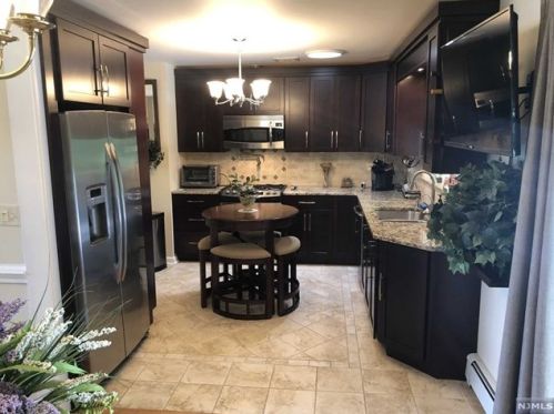 1105 Steuben Ave, N Milford NJ  07646-3264 exterior