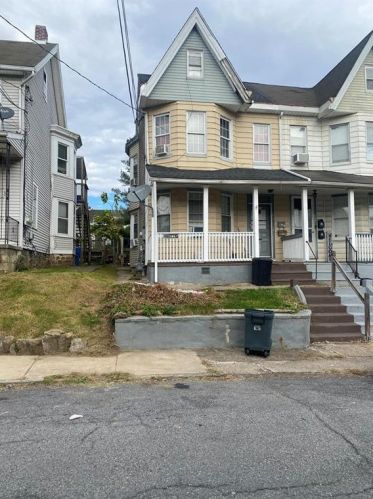 811 Bushkill St, Easton, PA 18042-3339
