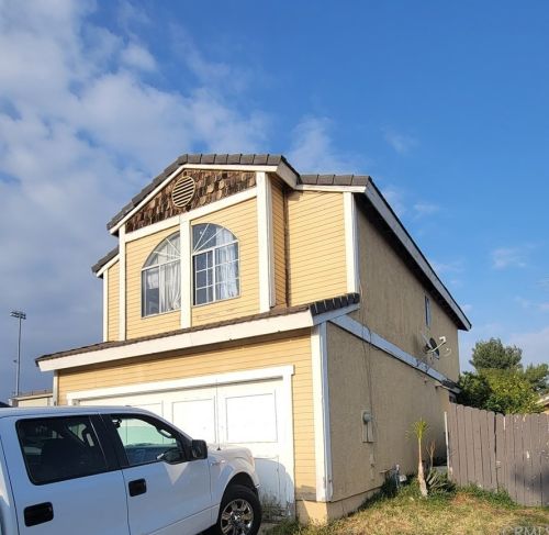 827 Tamarisk Ave, Rialto, CA 92376-7253