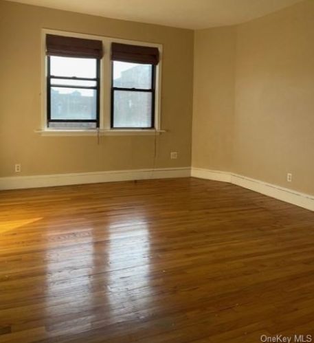 4784 Boston Post Rd, New Rochelle NY  10803-3004 exterior