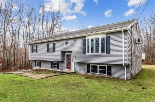 39 Knollcrest Dr, Brookfield Center, CT 06804-3715