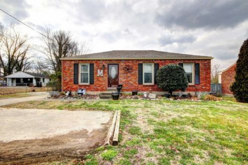 8006 Smyrna Pkwy, Louisville, KY 40228-1808