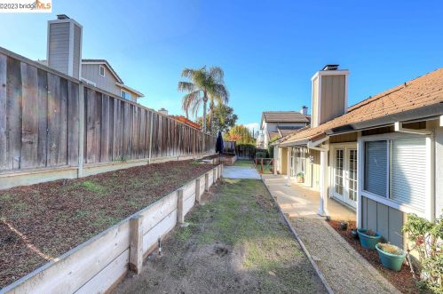 1579 Jasmine Cir, Oakley CA  94561-2652 exterior