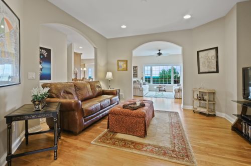 630 Stone Ridge Dr, Lake Geneva, WI 53147-8910