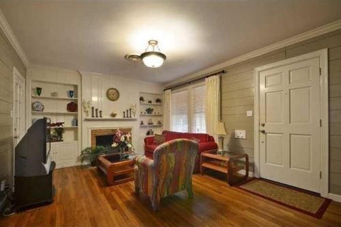 909 38th 1/2 St, Austin TX  78751-5216 exterior