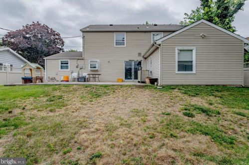 56 Mandolin Ln, Willingboro NJ  08046-2808 exterior