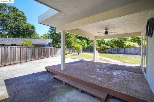 2322 Olinda Ct, Pinole CA  exterior