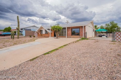 2002 Merlin Rd, Tucson, AZ 85713-4562