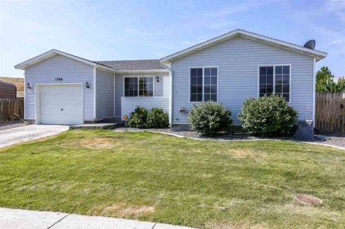 1706 Oakwood Dr, Elko, NV 89801-8819