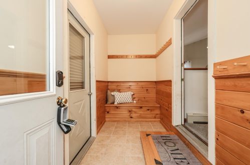 447 Shaker Hill Rd, Enfield, NH 03748-3632