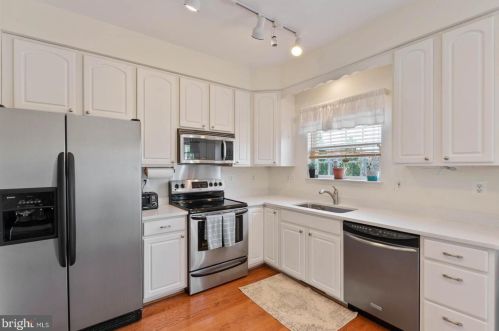 9240 Lorton Valley Rd, Lorton VA  22079-2912 exterior