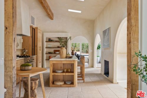 328 Poquito Ln, Topanga CA  90290-3547 exterior