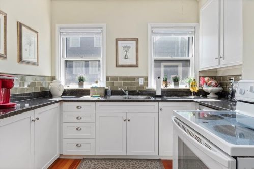 41 Irving Ave, Providence RI 02906-4510 exterior