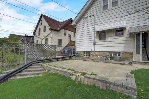 239 60, Milwaukee WI 53219-2131 exterior