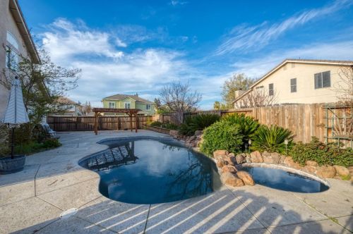 1108 Brookhaven Ln, Manteca CA  95337-8223 exterior