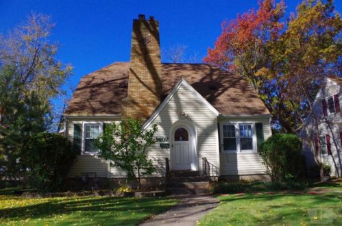 1407 Garfield Ave, Burlington, IA 52601-3209