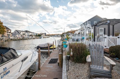 106 Moorage Ave, Berkeley Township NJ  08721-1879 exterior