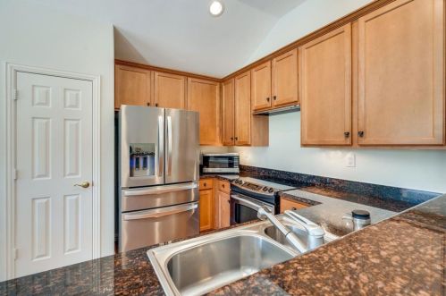 10825 Southerland Dr, Denton TX  76207-8683 exterior