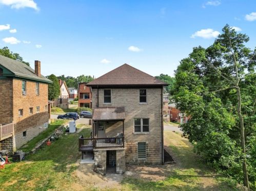 120 James St, Whitaker PA  15120-2714 exterior