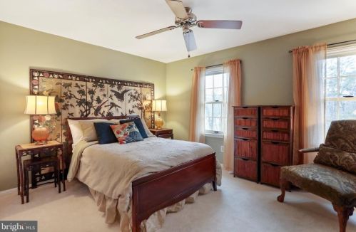 5550 Wide Oak Ct, Woodbridge VA  22192-6036 exterior