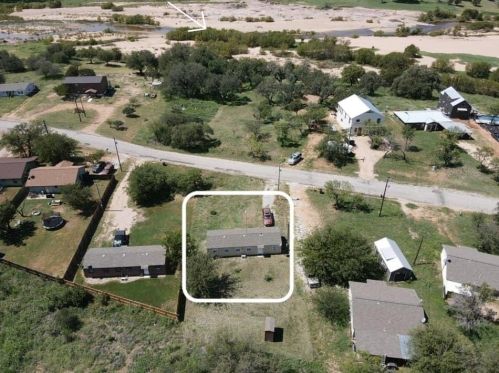6809 River Oaks Dr, Lakeside Heights, TX 78639-4340