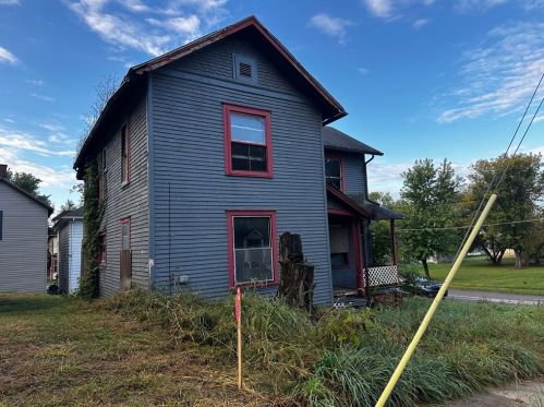 318 Phillips St, New Castle, PA 16101-4753