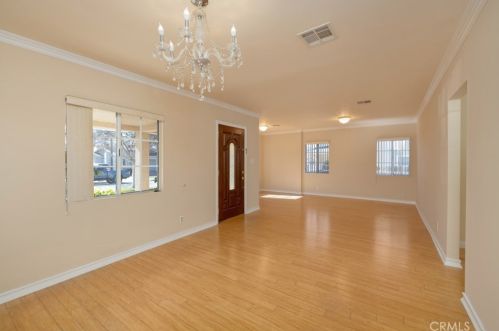 505 Myrtle St, Glendale, CA 91203-2104