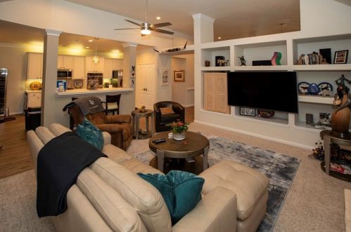 10030 Estancia Ln, Austin, TX 78739-1770
