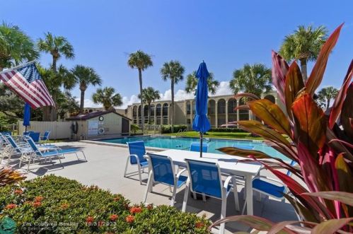 835 18th St, Vero Beach FL  32960-5403 exterior