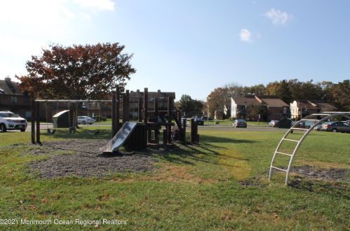 135 Brandywine Ct, Bricktown NJ  08724-2072 exterior