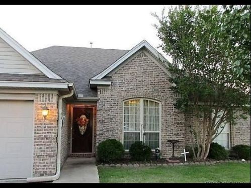 208 Candy Cv, Marion, AR 72364-2384