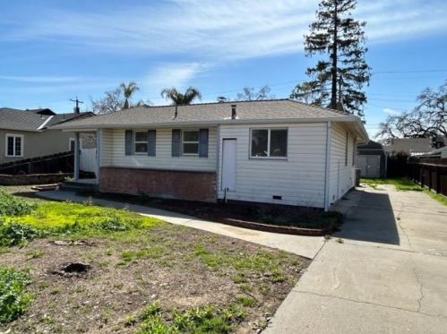 112 Clanton Ave, Woodland CA  95695-4648 exterior