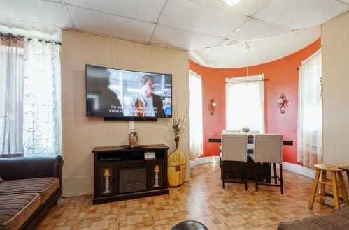 1614 Central Ave, Union City, NJ 07087-3217