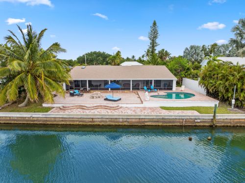 1811 Bayshore Dr, Fort Pierce, FL 34949-3404