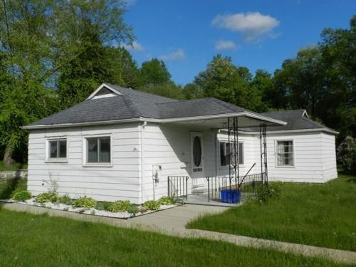 114 White St, Blakes, PA 16912-1316