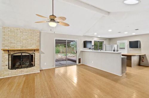 2507 Baxter Dr, Austin TX  78745-4301 exterior