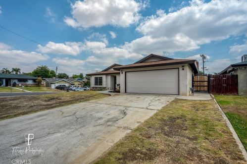 5713 College Ave, Bakersfield, CA 93306-3707