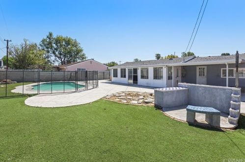 1677 Alexander St, Simi Valley, CA 93065-2105