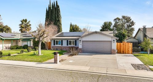 548 Denise Dr, Ripon CA  95366-2808 exterior