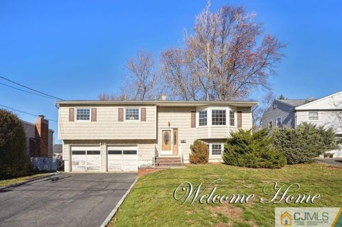 51 Jackson Ct, Perth Amboy NJ  08863-1304 exterior