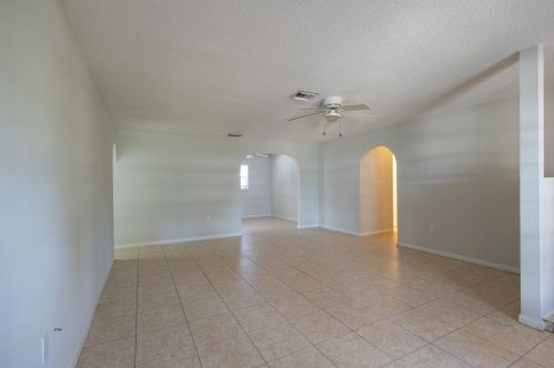 3441 Southern Pne Dr, Fort Pierce FL 34982-6542 exterior