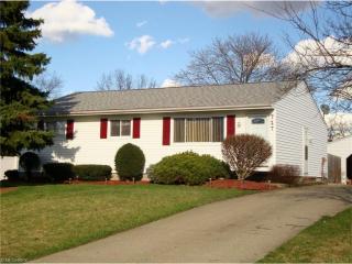 717 Charlotte Dr, Brunswick, OH 44212-2205