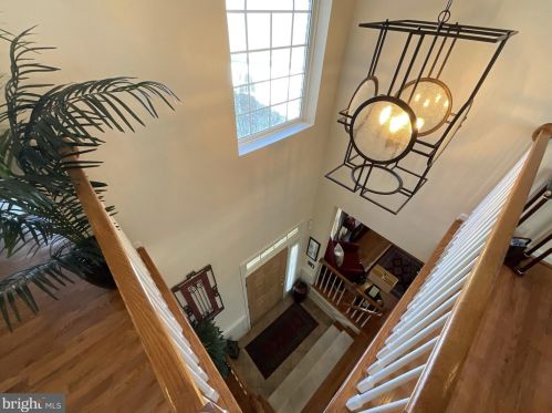 7226 Lyndam Hill Cir, Lorton VA  22079-4509 exterior