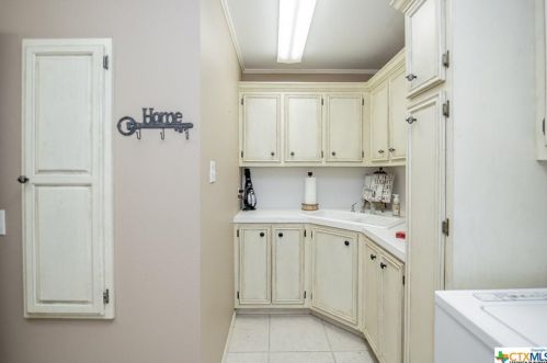 225 Charleston Dr, Victoria TX 77904-3814 exterior