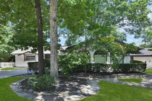 257 Point Clear Dr, Conroe, TX 77304-1276