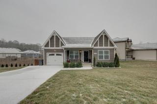 1330 Whitt Ln, Clarksville, TN 37042-6777