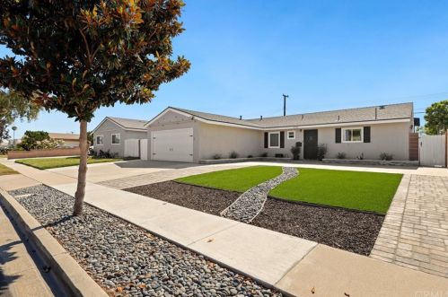 10281 Angela Ave, Cypress, CA 90630-4511