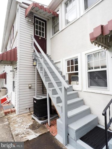 326 Liberty St, Charles Town WV  25414-1828 exterior