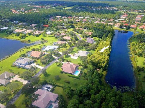 4911 Lake Grove Cir, Palm City, FL 34990-8506
