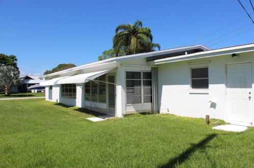 602 Beach Ave, Fort Pierce FL  34952-1327 exterior